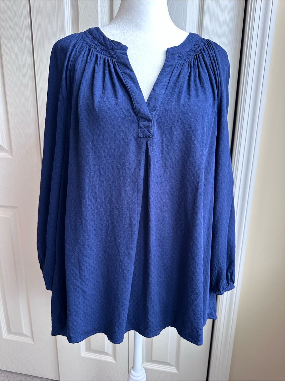 crown & ivy Navy Textured Peasant Blouse